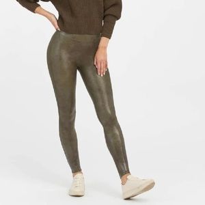 Spanx Faux Leather Croc Shine Leggings Medium